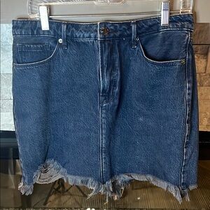 Good American Dark Blue Denim frayed hem Skirt size 8 /29